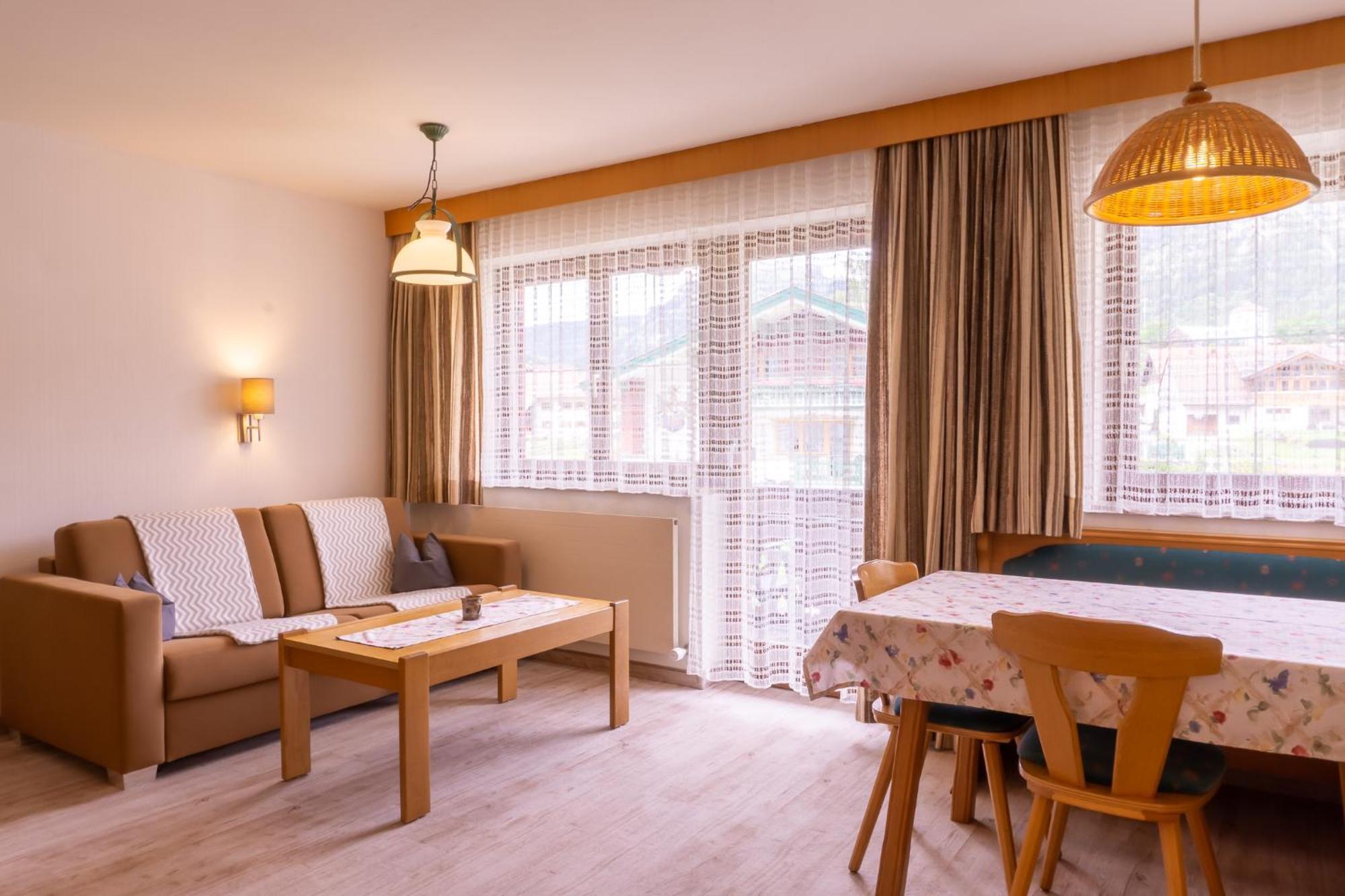 Ferienwohnung Gästehaus Wötzer und Landhaus Stocka Grän Exterior foto